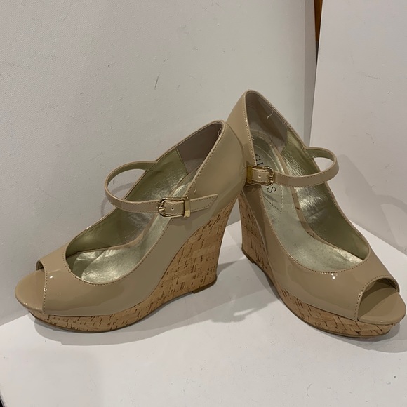 GUESS Nude Tan Platform Wedge Heel Patent Peep Toe Cork Sandal Ankle Strap - Picture 16 of 16